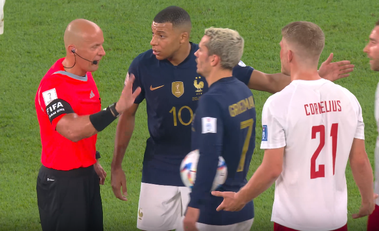  姆巴佩梅开二度助大巴黎，法甲射手榜持续领跑